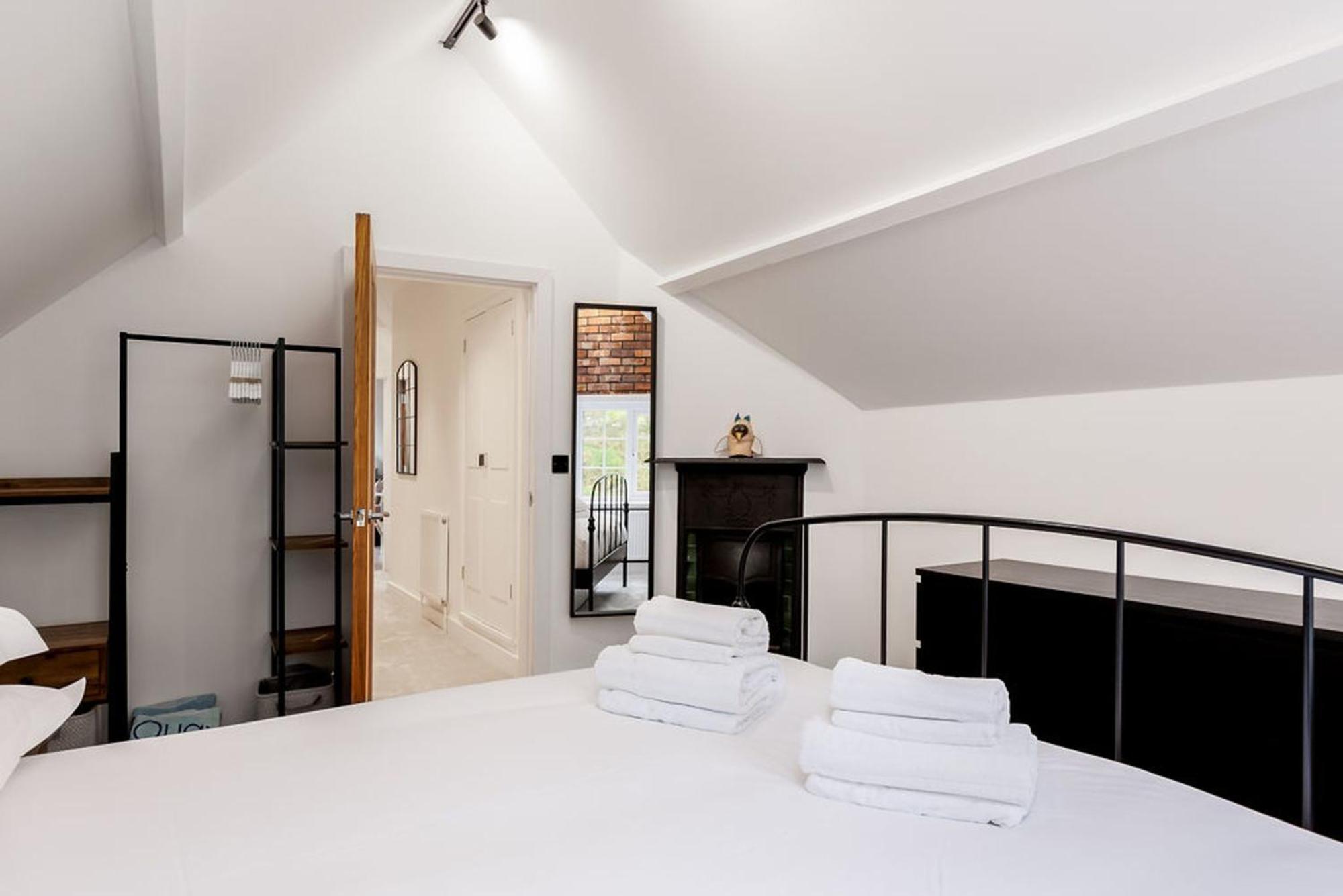 The Hideout Villa บอร์นมัธ ภายนอก รูปภาพ